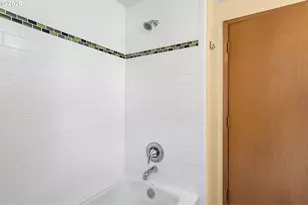 490 E 46th Ave, Eugene, OR 97405 - Photo 41