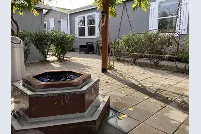 216 Jeanette Ave, Medford, OR 97501 - Photo 29