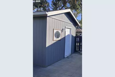 216 Jeanette Ave, Medford, OR 97501 - Photo 27