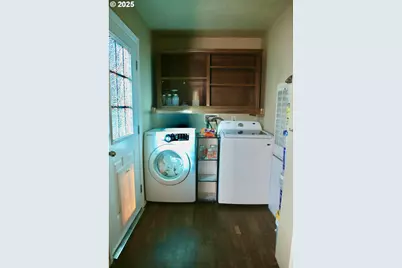 216 Jeanette Ave, Medford, OR 97501 - Photo 17