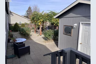 216 Jeanette Ave, Medford, OR 97501 - Photo 33