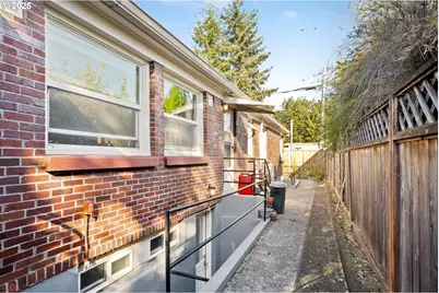 1428 N Bryant St #2, Portland, OR 97217 - Photo 31