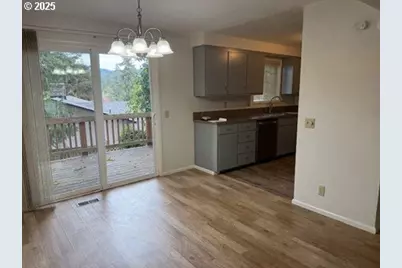 4695 Fox Hollow Rd, Eugene, OR 97405 - Photo 3