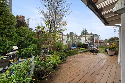 1811 NE 149th Ave, Portland, OR 97230 - Photo 17