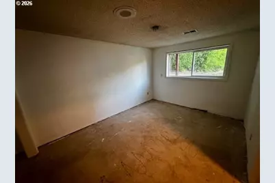 11827 NE Fargo St, Portland, OR 97220 - Photo 15