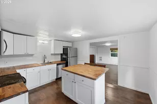 856 Augustine Ave, Coos Bay, OR 97420 - Photo 7