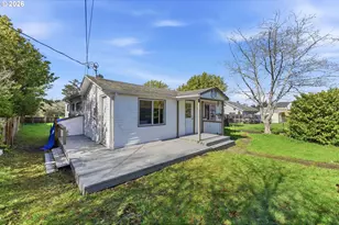 856 Augustine Ave, Coos Bay, OR 97420 - Photo 19