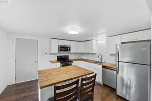 856 Augustine Ave, Coos Bay, OR 97420 - Photo 5