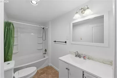 856 Augustine Ave, Coos Bay, OR 97420 - Photo 11