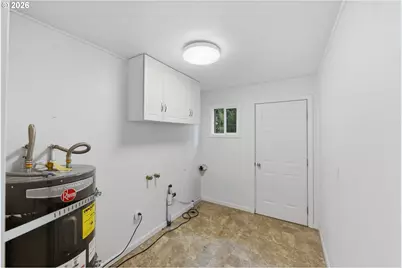 856 Augustine Ave, Coos Bay, OR 97420 - Photo 15