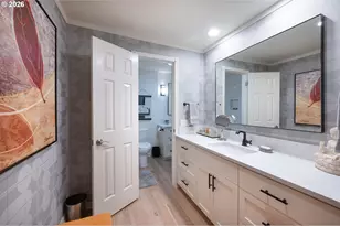 303 Country Club Rd, Eugene, OR 97401 - Photo 23