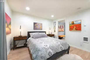 303 Country Club Rd, Eugene, OR 97401 - Photo 13