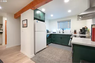 303 Country Club Rd, Eugene, OR 97401 - Photo 9