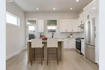 4612 S 36th Dr, Ridgefield, WA 98642 - Photo 3