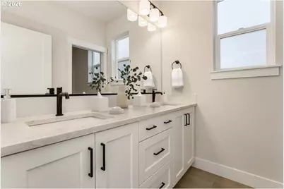 4612 S 36th Dr, Ridgefield, WA 98642 - Photo 5