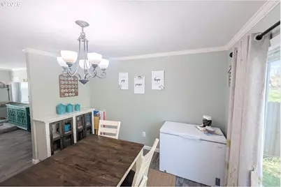 202 NE Rifle Range St #6, Roseburg, OR 97470 - Photo 7