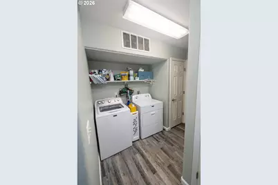 202 NE Rifle Range St #6, Roseburg, OR 97470 - Photo 9