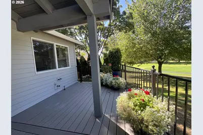 3310 SE Baypoint Dr, Vancouver, WA 98683 - Photo 9