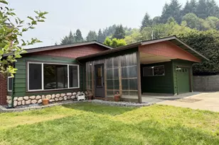 900 Rowe St, Reedsport, OR 97467 - Photo 1