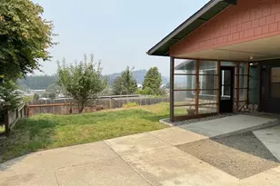 900 Rowe St, Reedsport, OR 97467 - Photo 3