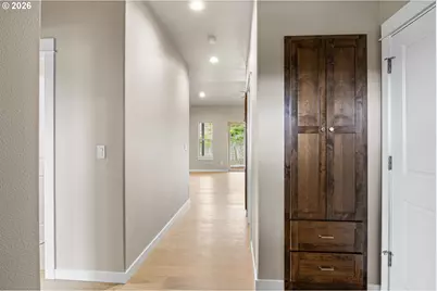 925 Sand Pines Ave, Sutherlin, OR 97479 - Photo 7