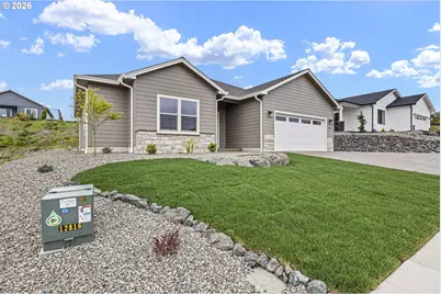 925 Sand Pines Ave, Sutherlin, OR 97479 - Photo 3