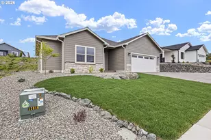 925 Sand Pines Ave, Sutherlin, OR 97479 - Photo 3