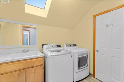 2257 NE Estate Dr, Hillsboro, OR 97124 - Photo 25