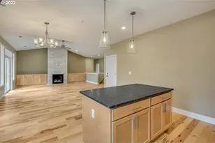 8126 SE 145 Ct, Portland, OR 97236 - Photo 7