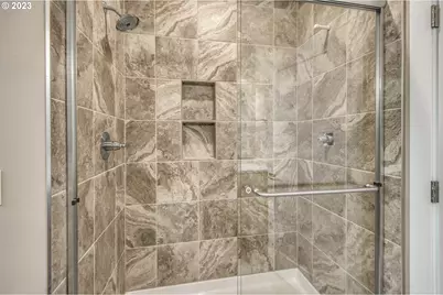 8126 SE 145th Ct, Portland, OR 97236 - Photo 19