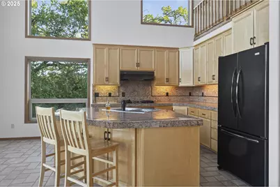 880 Jewel Dr, Roseburg, OR 97471 - Photo 11