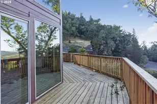 880 Jewel Dr, Roseburg, OR 97471 - Photo 35