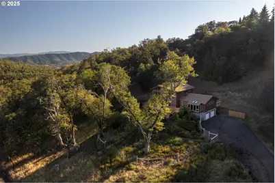 880 Jewel Dr, Roseburg, OR 97471 - Photo 45