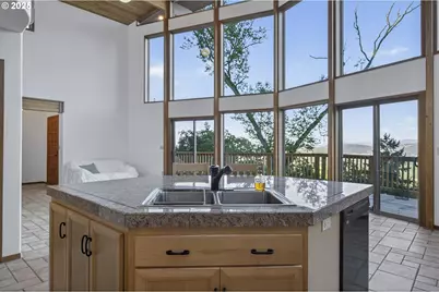 880 Jewel Dr, Roseburg, OR 97471 - Photo 13