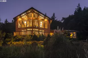 880 Jewel Dr, Roseburg, OR 97471 - Photo 3