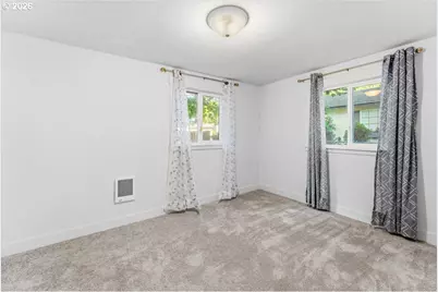11126 SE Boise St, Portland, OR 97266 - Photo 9