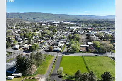 W 10th St, The Dalles, OR 97058 - Photo 9