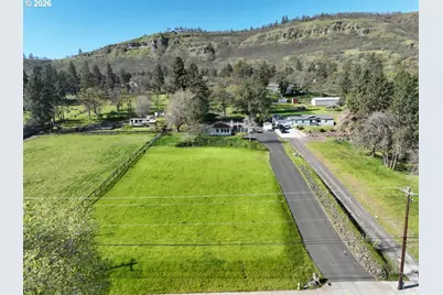 W 10th St, The Dalles, OR 97058 - Photo 1