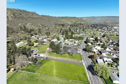 W 10th St, The Dalles, OR 97058 - Photo 5