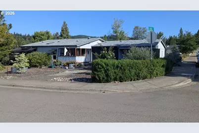 403 Carol St, Lowell, OR 97452 - Photo 35
