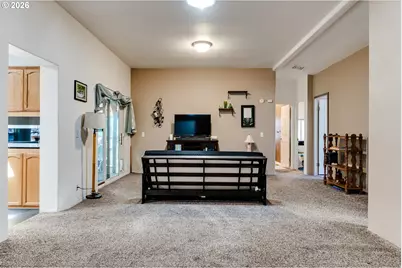 403 Carol St, Lowell, OR 97452 - Photo 9