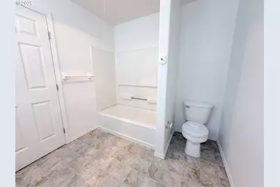546 NE Knott St, Portland, OR 97212 - Photo 3
