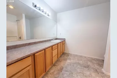 546 NE Knott St, Portland, OR 97212 - Photo 9