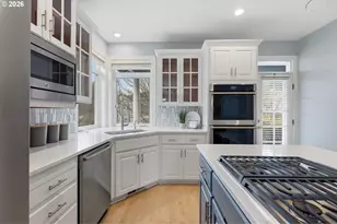 5349 Southwood Dr, Lake Oswego, OR 97035 - Photo 19