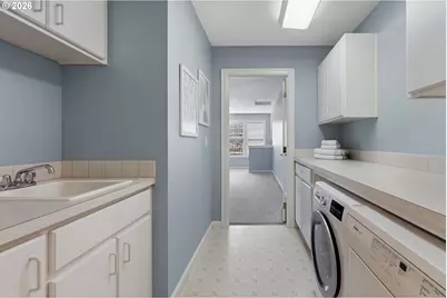 5349 Southwood Dr, Lake Oswego, OR 97035 - Photo 41