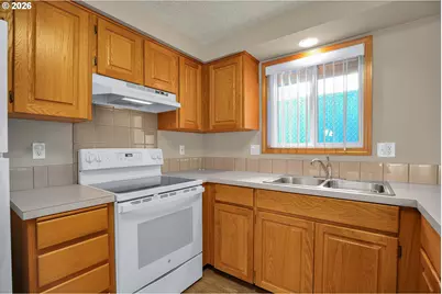 512 N Railroad Ave, Ridgefield, WA 98642 - Photo 9