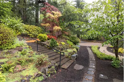 6100 SW Thomas St, Portland, OR 97221 - Photo 3
