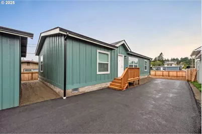 2142 Everett Ave, North Bend, OR 97459 - Photo 5