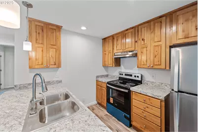 2142 Everett Ave, North Bend, OR 97459 - Photo 15