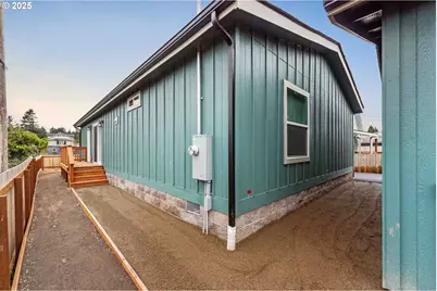 2142 Everett Ave, North Bend, OR 97459 - Photo 29